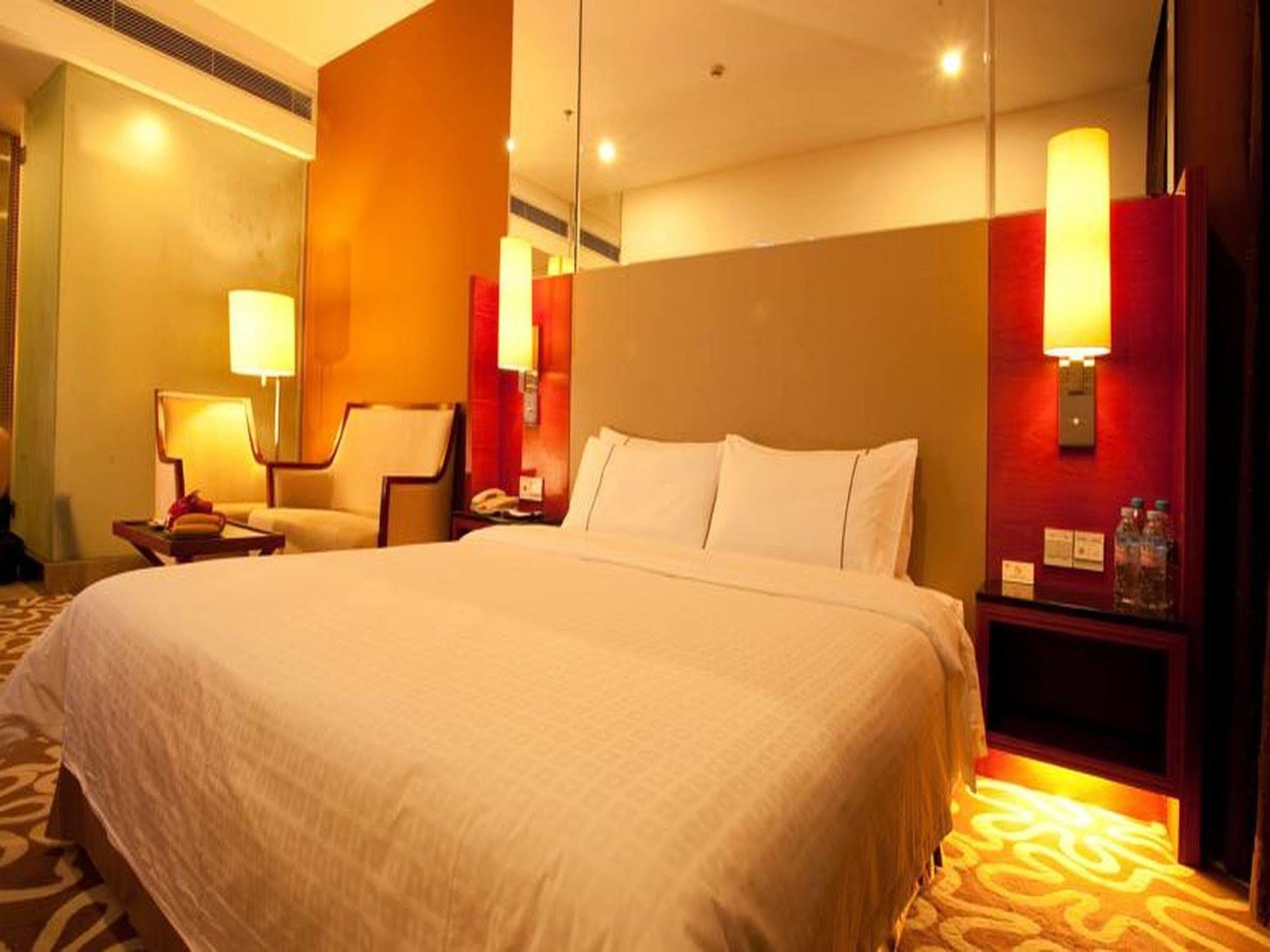 Shenzhen Caa Holy Sun Hotel, Luohu Railway Station Exteriör bild